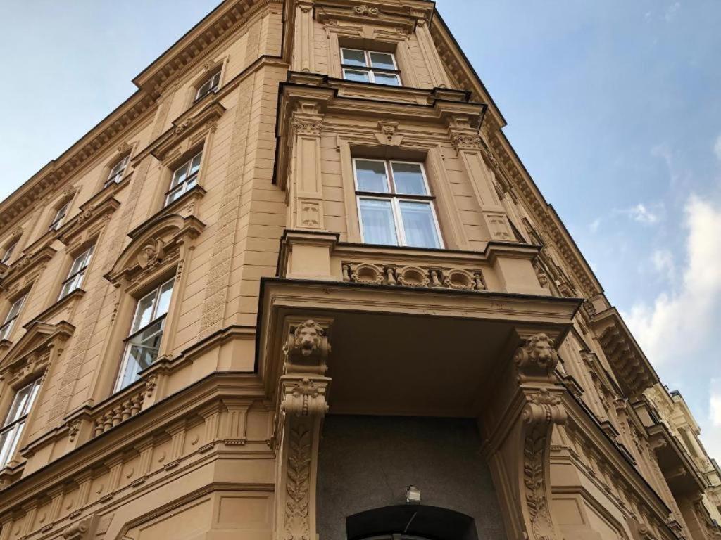 Rooms Veveri - Uvoz, 10 Min Peski Do Centru Brno Ngoại thất bức ảnh