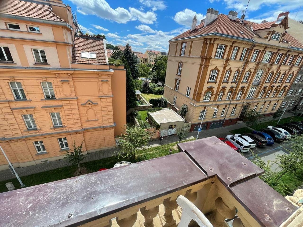 Rooms Veveri - Uvoz, 10 Min Peski Do Centru Brno Ngoại thất bức ảnh